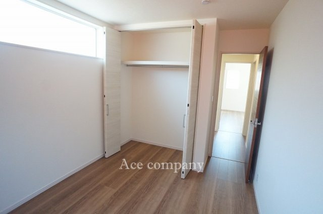 【子供部屋】 | 八尾市萱振町2丁目 | 【2階：ストレージルーム5.24帖】クローゼット完備です♪