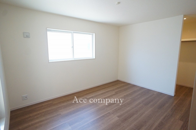 【寝室】 | 八尾市萱振町2丁目 | 【2階：西側洋室7.8帖】ウォークインクローク完備です！