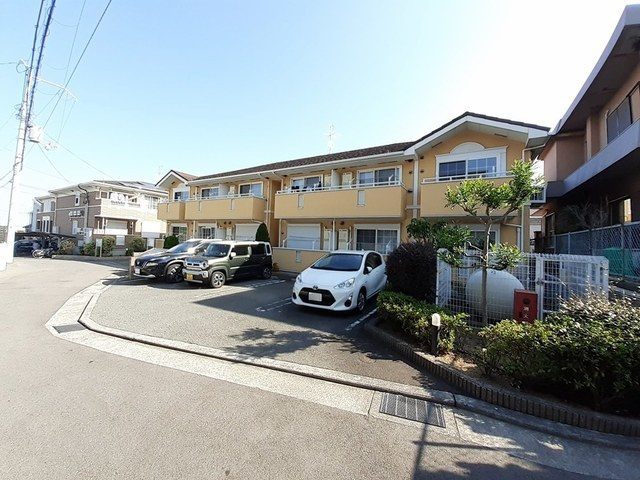 エスプワールの駐車場