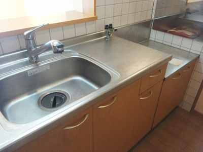 【キッチン】 | バンブ－スクエア－ | コンパクトなキッチンで掃除もラクラク