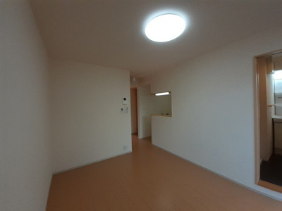 【居間・リビング】 | ココットルーチェＭ＆Ｋ | こちらの居間で趣味の時間をお楽しみください