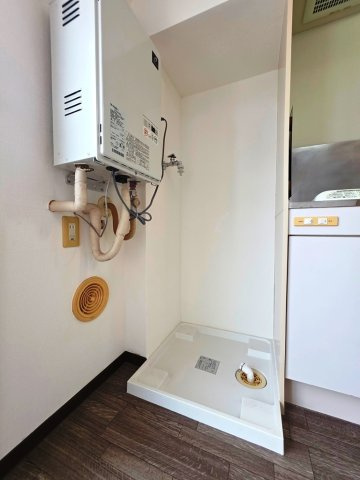 【設備】 | メゾンジュネス | 洗濯機置場