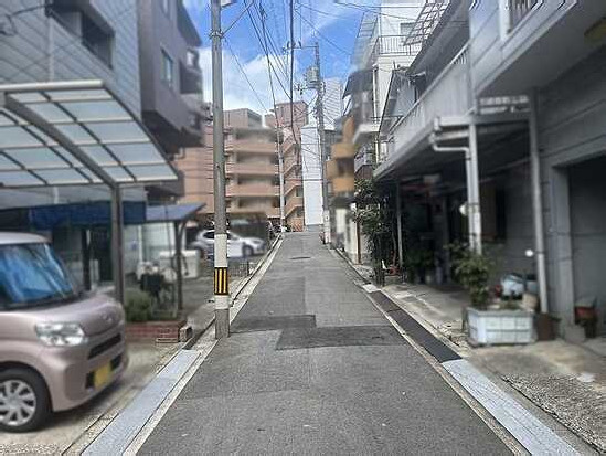 【前面道路含む現地写真】