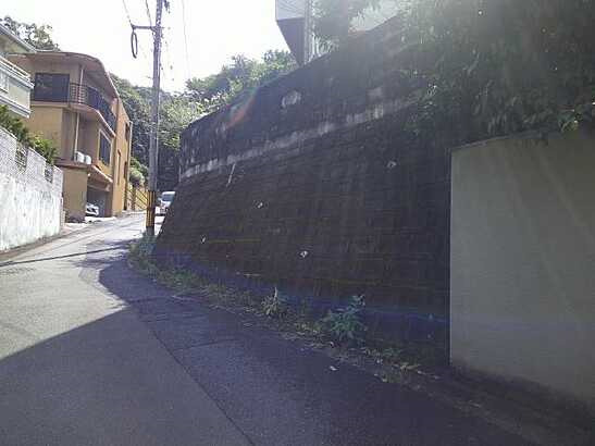 【前面道路含む現地写真】