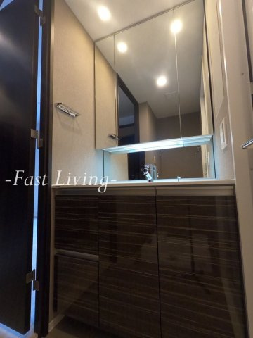 リブクオーレ神保町の独立洗面台