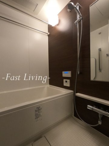 リブクオーレ神保町の浴室