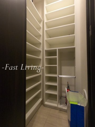 リブクオーレ神保町の収納