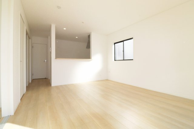 岩瀬郡鏡石町旭町　　　２号棟　　鏡石第２小学校、鏡石中学区の居間・リビング