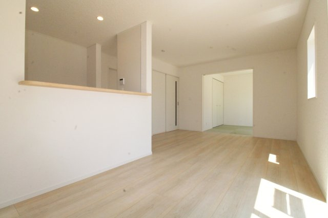 岩瀬郡鏡石町旭町　　　２号棟　　鏡石第２小学校、鏡石中学区の居間・リビング|※同社施工例