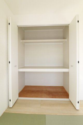 岩瀬郡鏡石町旭町　　　２号棟　　鏡石第２小学校、鏡石中学区の収納