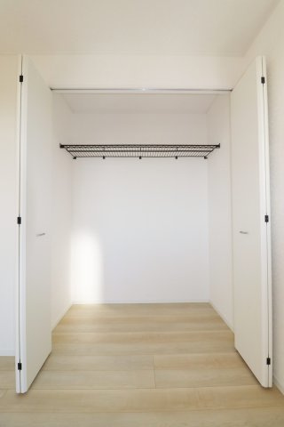 岩瀬郡鏡石町旭町　　　２号棟　　鏡石第２小学校、鏡石中学区の収納