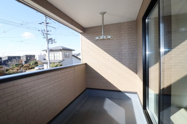 岩瀬郡鏡石町旭町　　　２号棟　　鏡石第２小学校、鏡石中学区のバルコニー