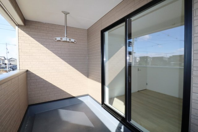 岩瀬郡鏡石町旭町　　　２号棟　　鏡石第２小学校、鏡石中学区のバルコニー