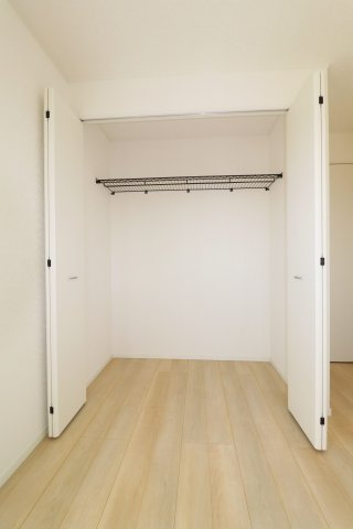 岩瀬郡鏡石町旭町　　　２号棟　　鏡石第２小学校、鏡石中学区の収納