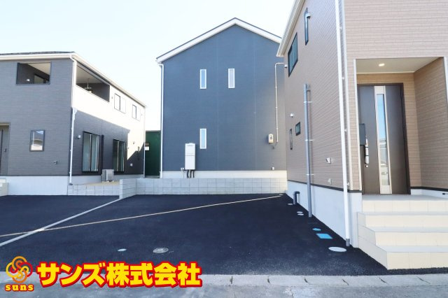 岩瀬郡鏡石町旭町　　　２号棟　　鏡石第２小学校、鏡石中学区の外観|西側から見た駐車スペース♪