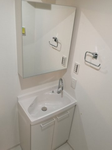 世田谷区若林３丁目のアパートの独立洗面台