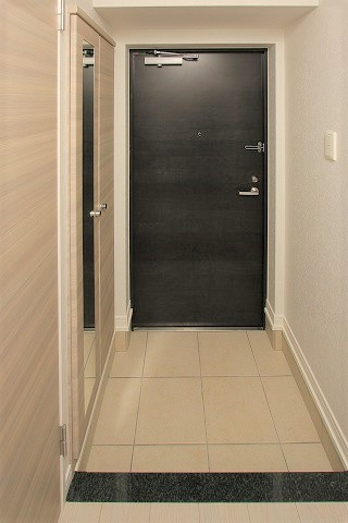 エンクレスト日赤通りの玄関|落ち着いた玄関です