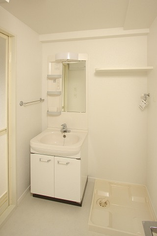 エンクレスト日赤通りの洗面所|脱衣スペースもあります