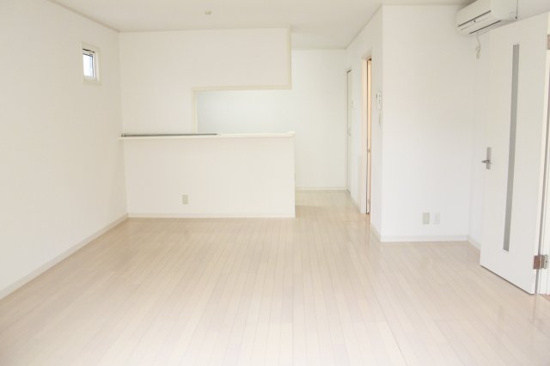 ＦＯＵＲ　ＳＥＡＳＯＮＳ　の居間・リビング