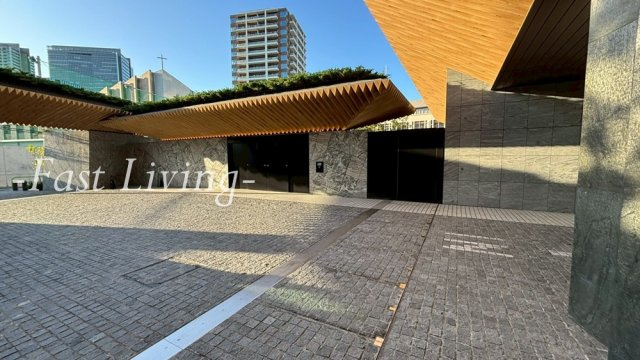 ブランズ千代田富士見のエントランス