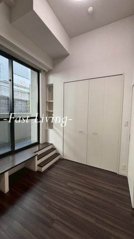 ZOOM飯田橋の居間・リビング