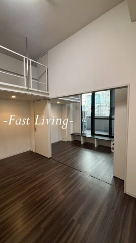 ZOOM飯田橋の居間・リビング