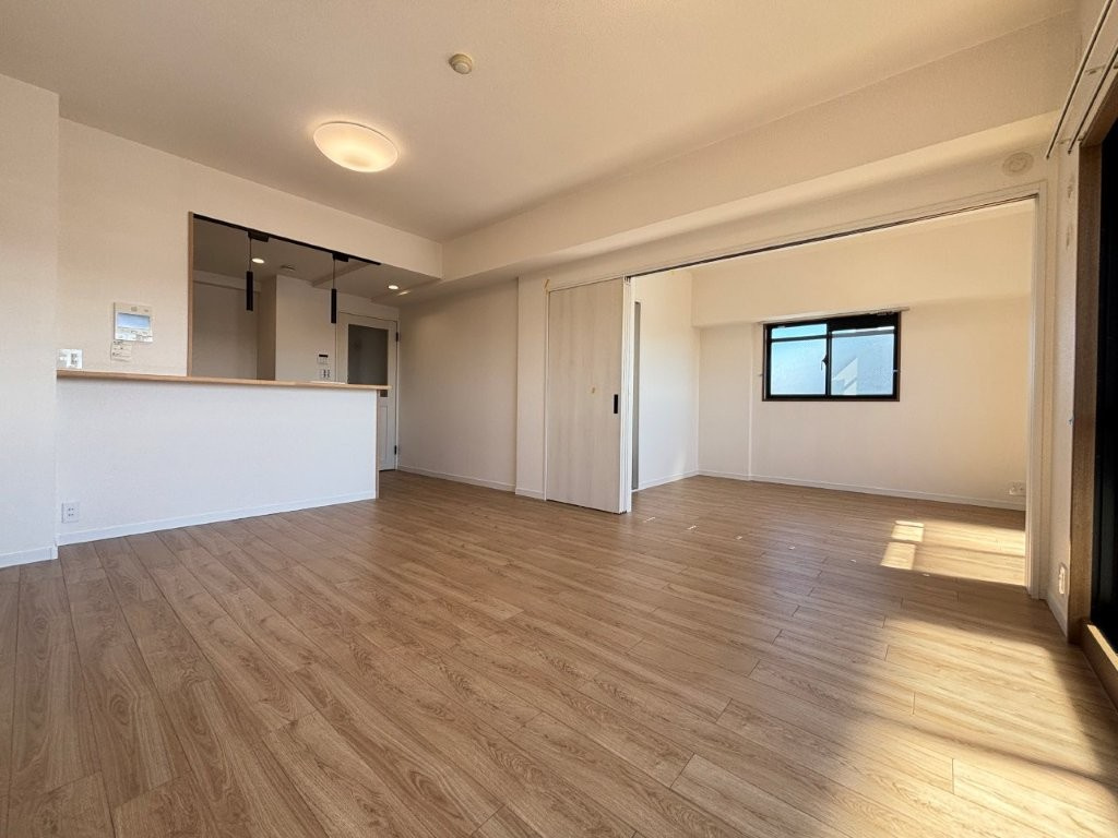 シャトー勝川Ⅲの居間・リビング