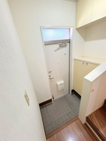 グランドハイツ柳ヶ丘　の玄関