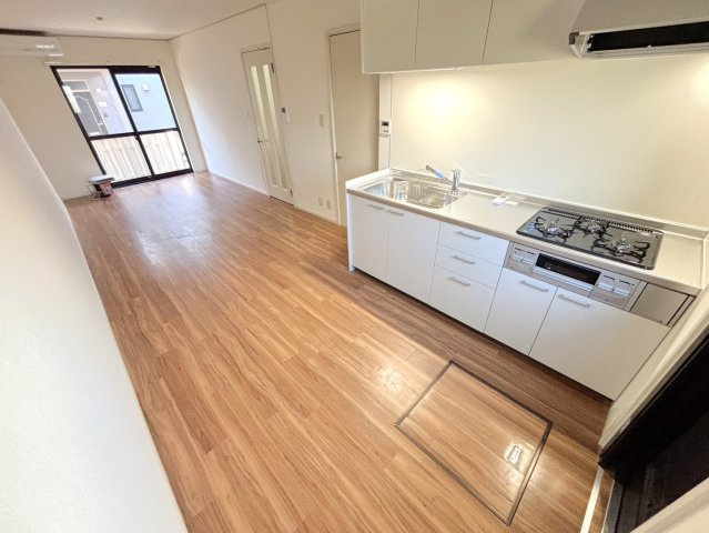 グランドハイツ柳ヶ丘　の居間・リビング