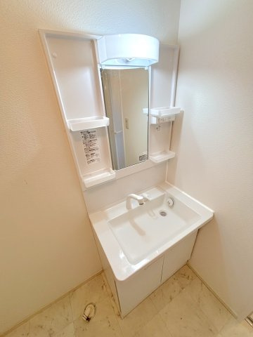 グランドハイツ柳ヶ丘　の独立洗面台