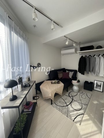 プラティーク神楽坂デュアルの居間・リビング