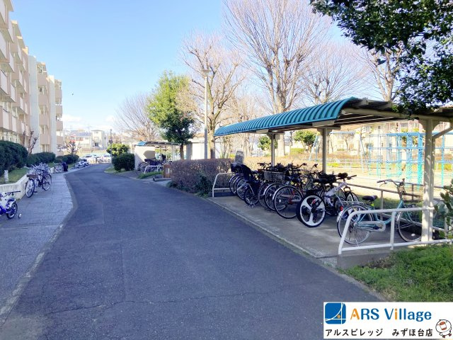 みずほ台団地第6-1号棟の駐輪場