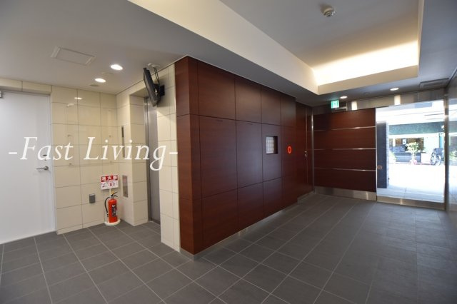 クアトロアルカ九段のロビー