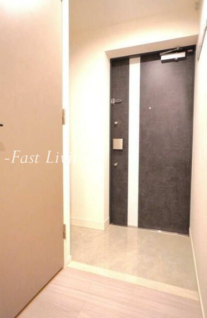 プライムブリス蔵前の玄関