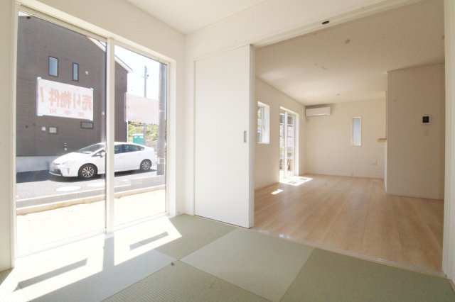 岩瀬郡鏡石町旭町　　　３号棟　　鏡石第２小学校、鏡石中学区の居間・リビング|※同社施工例