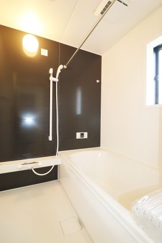 岩瀬郡鏡石町旭町　　　３号棟　　鏡石第２小学校、鏡石中学区の玄関