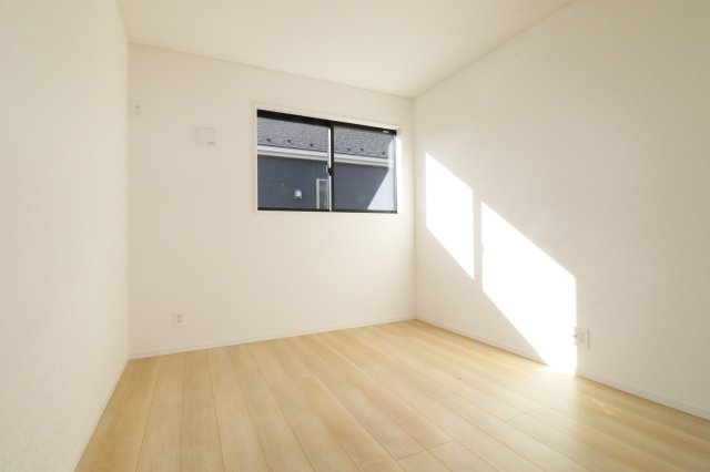 岩瀬郡鏡石町旭町　　　３号棟　　鏡石第２小学校、鏡石中学区の洋室