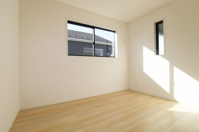 岩瀬郡鏡石町旭町　　　３号棟　　鏡石第２小学校、鏡石中学区の洋室