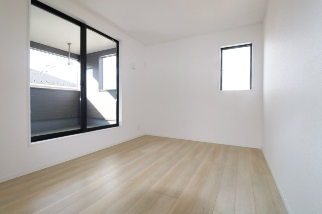 岩瀬郡鏡石町旭町　　　３号棟　　鏡石第２小学校、鏡石中学区の洋室