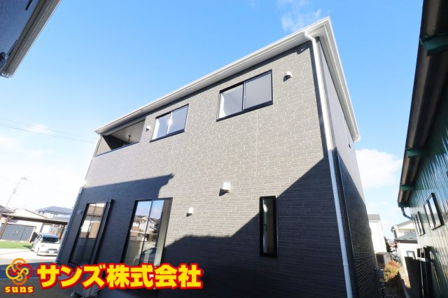 岩瀬郡鏡石町旭町　　　３号棟　　鏡石第２小学校、鏡石中学区の外観|西側から見た駐車場を含む外観♪