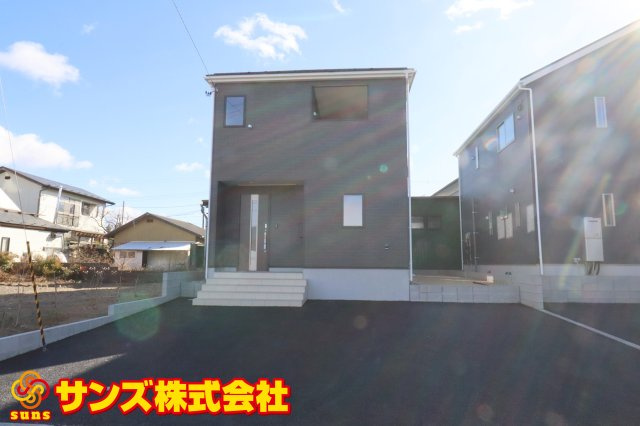 岩瀬郡鏡石町旭町　　　３号棟　　鏡石第２小学校、鏡石中学区の外観|南西側から見た駐車場を含む外観♪