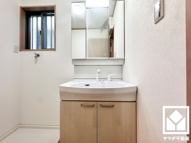 伏見区久我石原町　T4期　9号地の独立洗面台