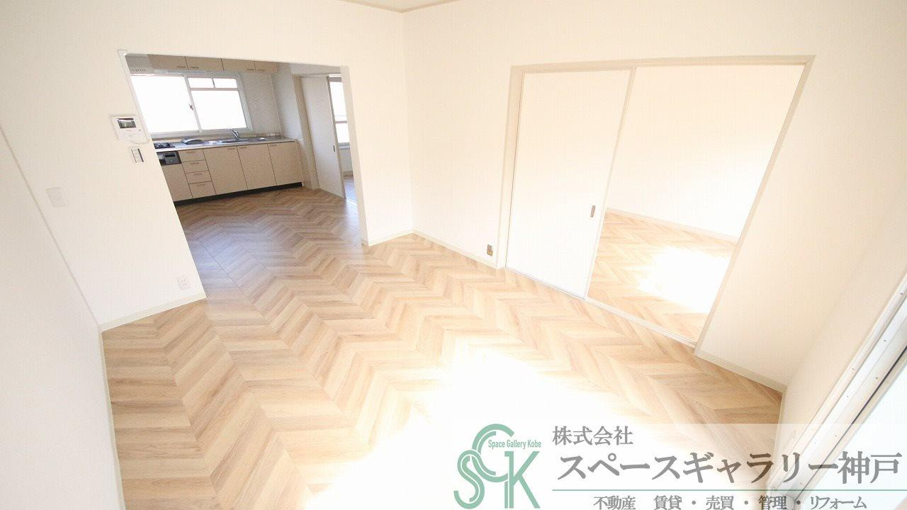 神陵台西住宅　61号棟の居間・リビング
