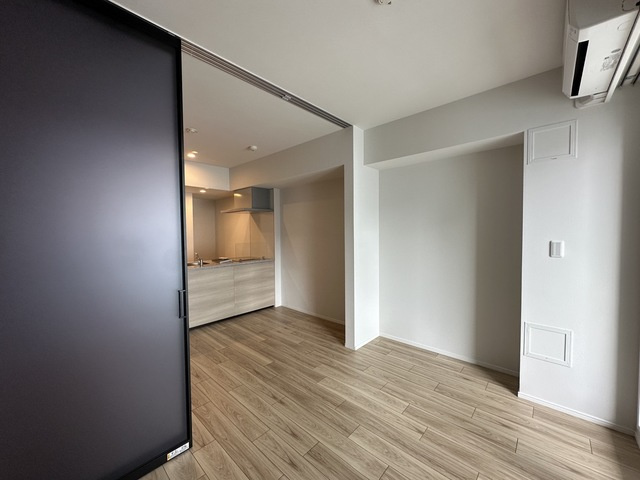 シーズンフラッツ上杉の洋室