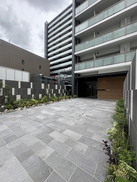 シーズンフラッツ上杉のエントランス