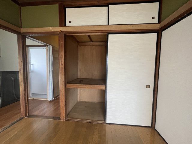 海老沼住宅の収納|1階西側洋室収納
