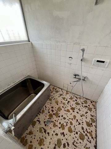 海老沼住宅の浴室