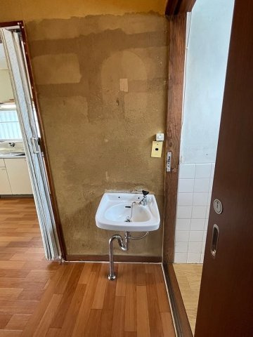 海老沼住宅の玄関