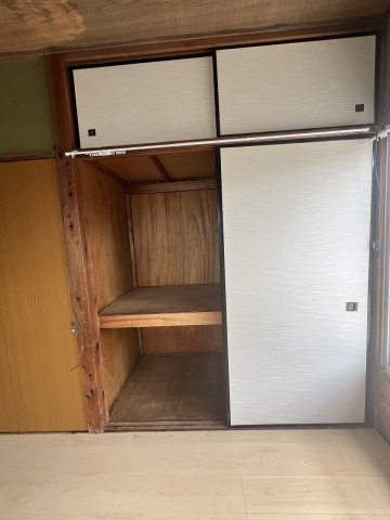 海老沼住宅の収納|2階西側洋室収納