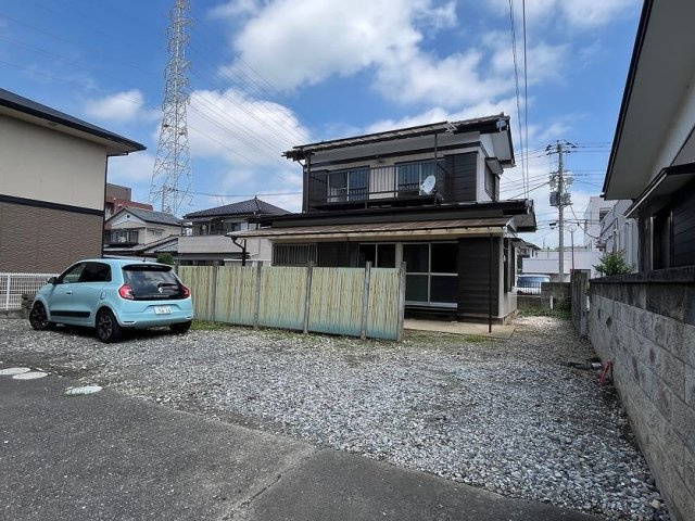 海老沼住宅の駐車場